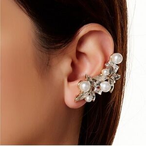 Pearl and crystal stud with wing ear cuff